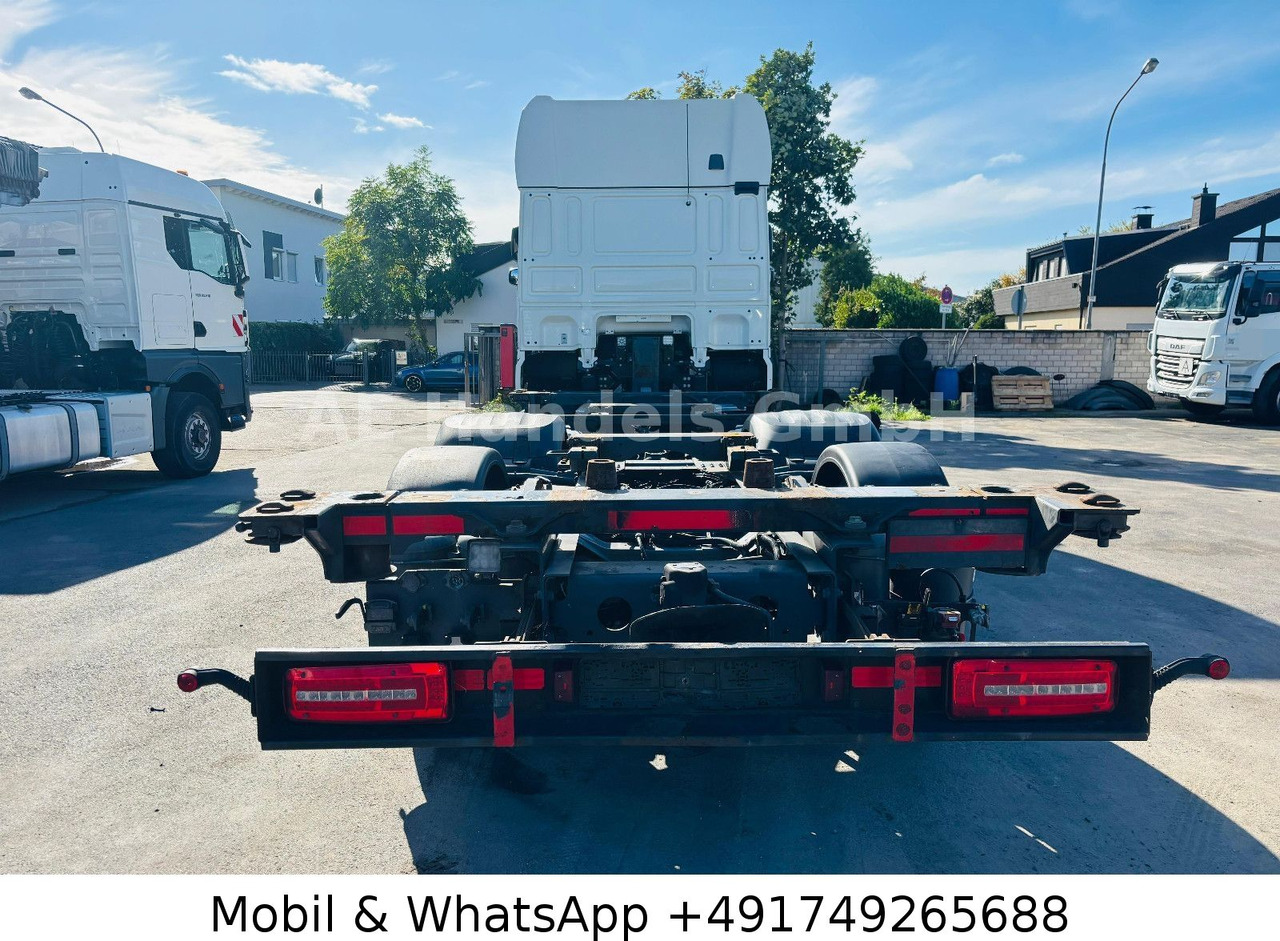 DAF XF480 SSC BDF *Retarder/Lenk+Lift/ACC/2xTank/AHK - Camião transportador de contêineres/ Caixa móvel: foto 4 DAF XF480 SSC BDF *Retarder/Lenk+Lift/ACC/2xTank/AHK - Camião transportador de contêineres/ Caixa móvel: foto 4