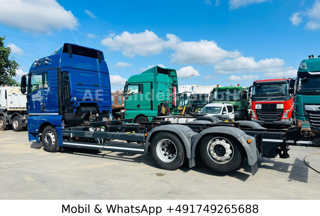 MAN TGX 26.510 XLX LL 6x2*Retarder/Lenk+Lift/ACC/LDW - Camião transportador de contêineres/ Caixa móvel: foto 2 MAN TGX 26.510 XLX LL 6x2*Retarder/Lenk+Lift/ACC/LDW - Camião transportador de contêineres/ Caixa móvel: foto 2