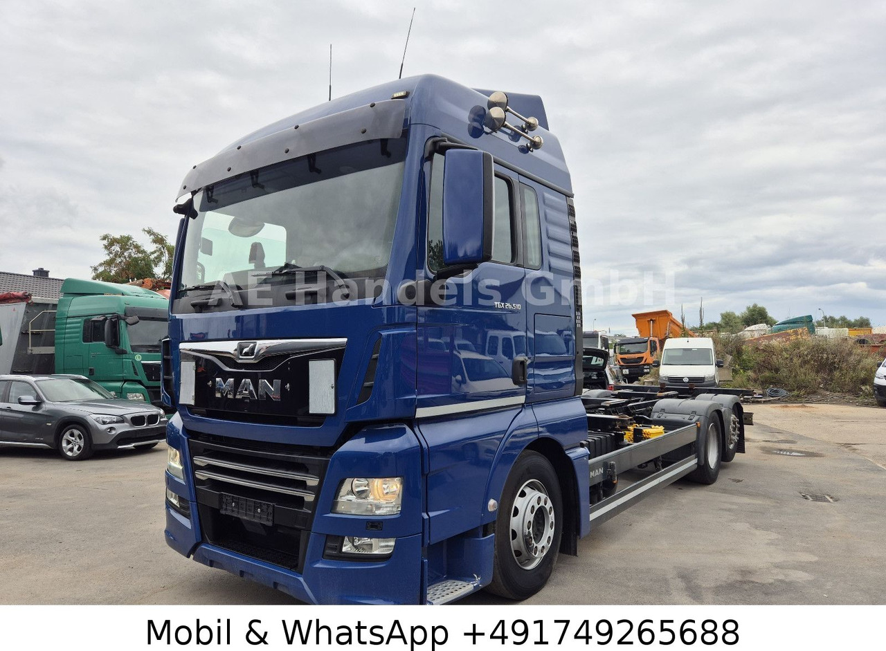MAN TGX 26.510 XLX LL *Retarder/ACC/LDW/Lenk+Lift - Camião transportador de contêineres/ Caixa móvel: foto 1 MAN TGX 26.510 XLX LL *Retarder/ACC/LDW/Lenk+Lift - Camião transportador de contêineres/ Caixa móvel: foto 1