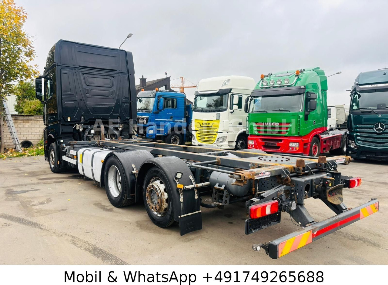 Mercedes-Benz Actros 2542 GigaSpace LL BDF*Retarder/Multi/Lift - Camião transportador de contêineres/ Caixa móvel: foto 5 Mercedes-Benz Actros 2542 GigaSpace LL BDF*Retarder/Multi/Lift - Camião transportador de contêineres/ Caixa móvel: foto 5