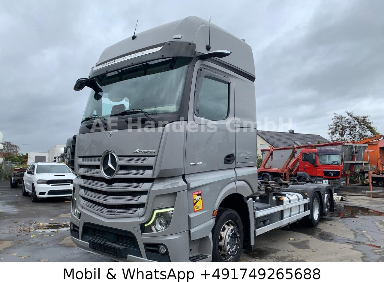 Mercedes-Benz Actros V 2545 BigSpace LL*Retarder/LBW/Lenk+Lift - Camião transportador de contêineres/ Caixa móvel: foto 1 Mercedes-Benz Actros V 2545 BigSpace LL*Retarder/LBW/Lenk+Lift - Camião transportador de contêineres/ Caixa móvel: foto 1