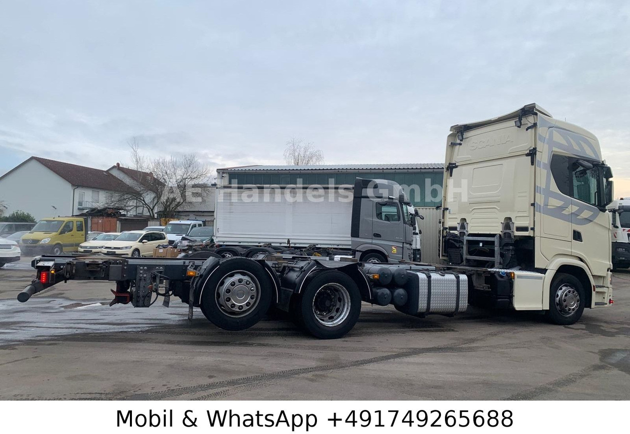 Scania S450 HighLine LL 6x2 BDF*Retarder/AHK/2xTank/ACC - Camião transportador de contêineres/ Caixa móvel: foto 3 Scania S450 HighLine LL 6x2 BDF*Retarder/AHK/2xTank/ACC - Camião transportador de contêineres/ Caixa móvel: foto 3