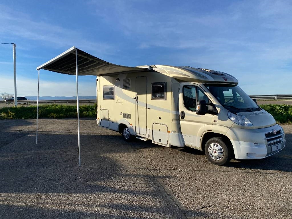 Fiat BURSTNER Privilège T615-DUCATO 130 M/Jet endommagé - Autocaravana perfilada: foto 4 Fiat BURSTNER Privilège T615-DUCATO 130 M/Jet endommagé - Autocaravana perfilada: foto 4