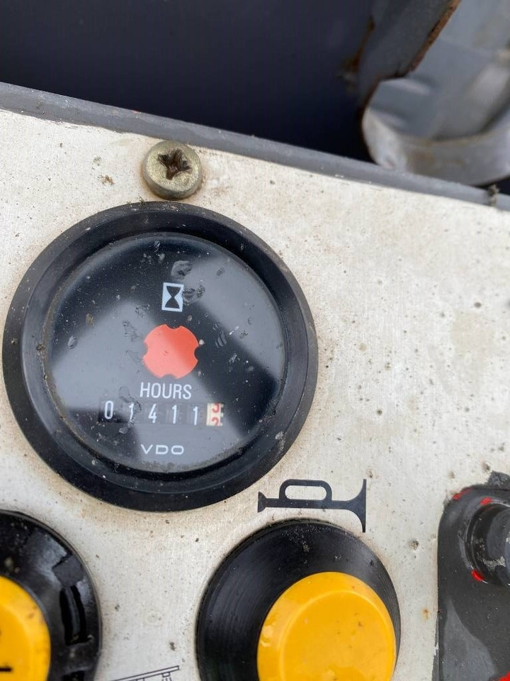 Compactador de asfalto Hamm HD 12 a réparer /Machine d'origine Française: foto 9