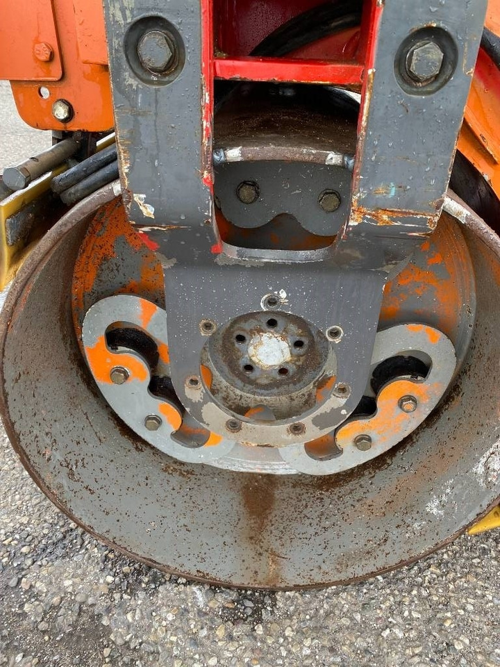 Compactador de asfalto Hamm HD 12 a réparer /Machine d'origine Française: foto 10