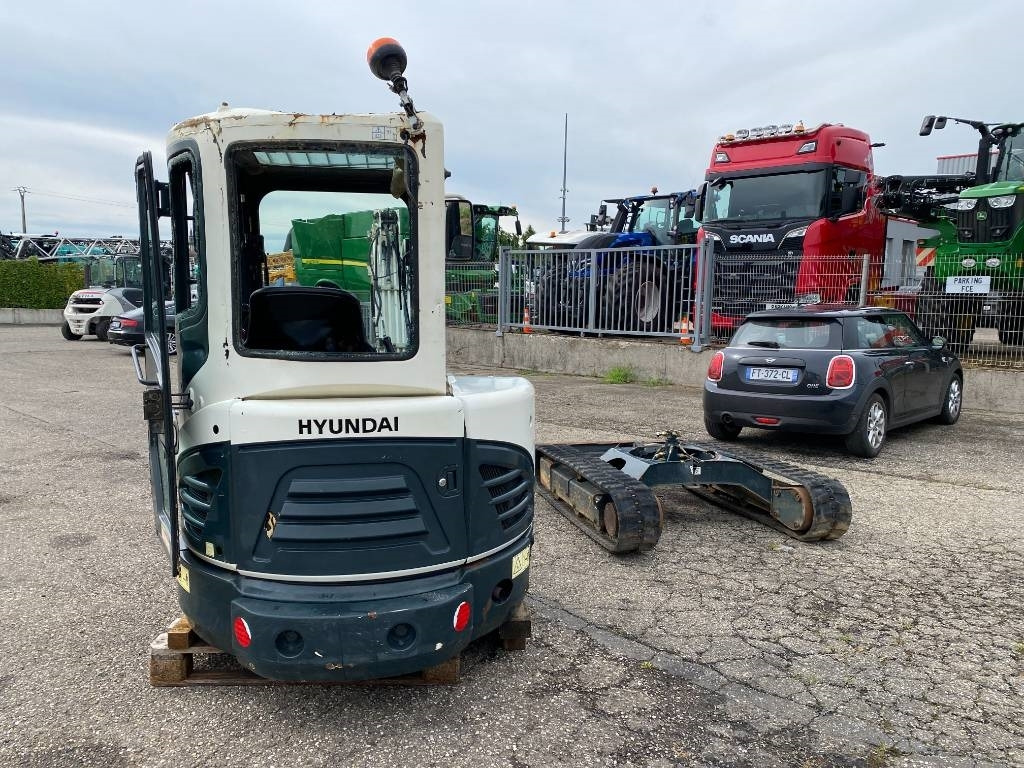 Hyundai ROBEX 25Z-9AK Certificat CE endommagée - Mini escavadeira: foto 5 Hyundai ROBEX 25Z-9AK Certificat CE endommagée - Mini escavadeira: foto 5
