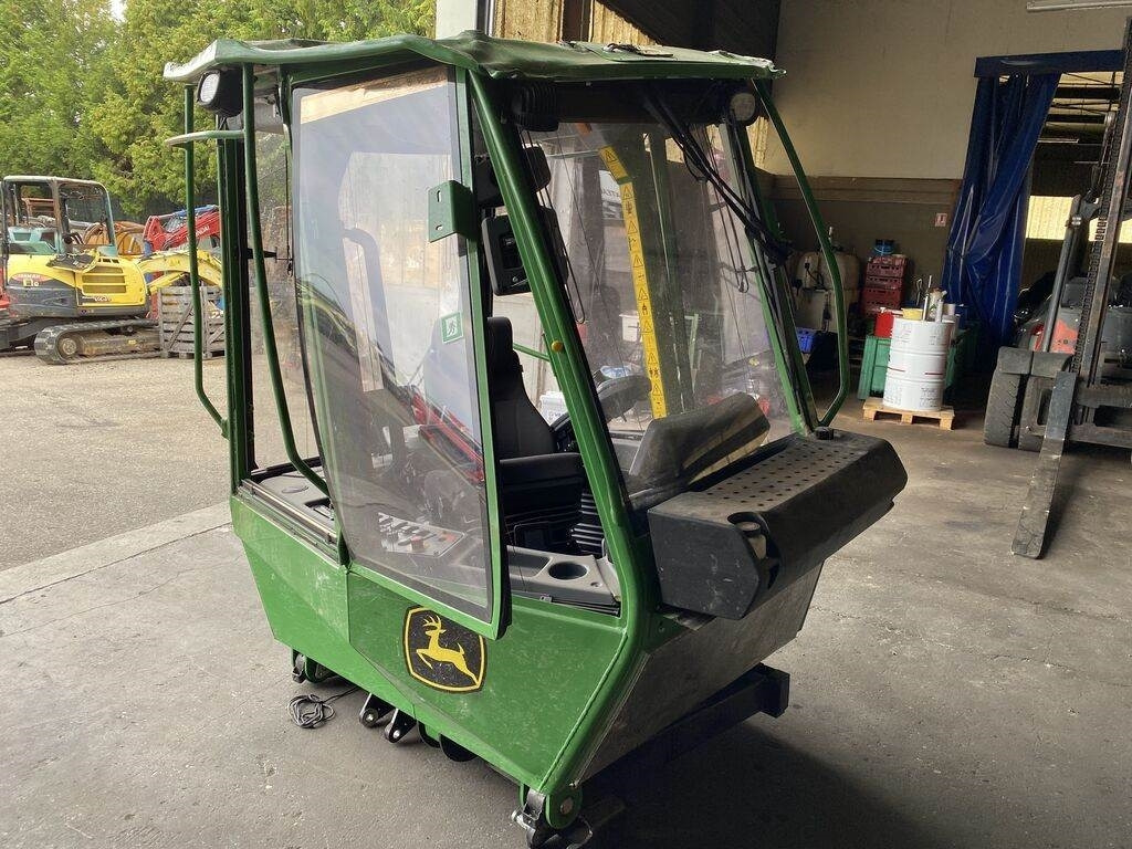 John Deere SERIE 10 - Cabine por Camião: foto 1 John Deere SERIE 10 - Cabine por Camião: foto 1