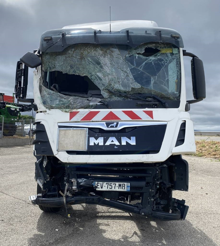 MAN TGS 18.320 *VENDU SANS MOTEUR NI BOITE DE VITESSE* - Camião chassi: foto 2 MAN TGS 18.320 *VENDU SANS MOTEUR NI BOITE DE VITESSE* - Camião chassi: foto 2