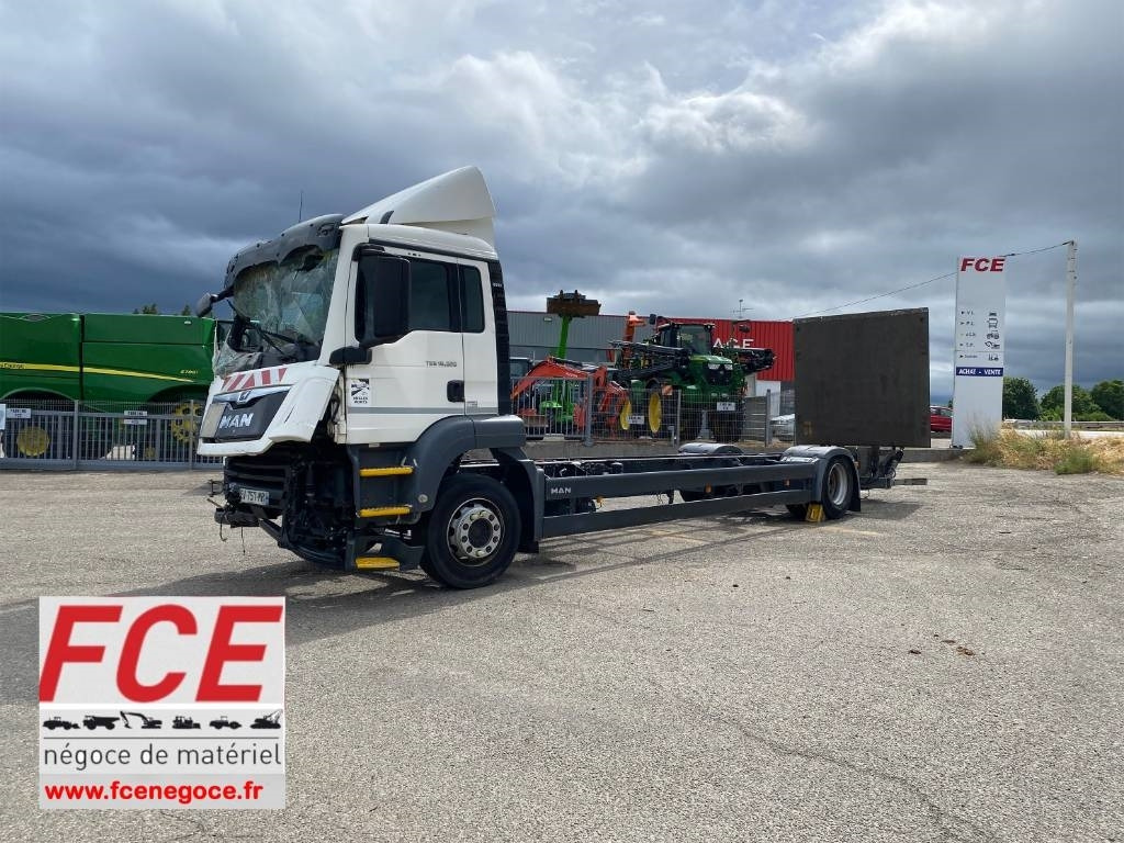 MAN TGS 18.320 *VENDU SANS MOTEUR NI BOITE DE VITESSE* - Camião chassi: foto 1 MAN TGS 18.320 *VENDU SANS MOTEUR NI BOITE DE VITESSE* - Camião chassi: foto 1