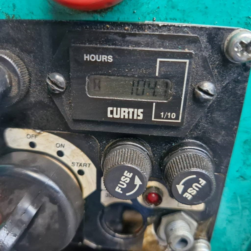 Guindaste sobre esteiras Maeda MC 174 CRM 1er Main Origine Française endommagée: foto 7