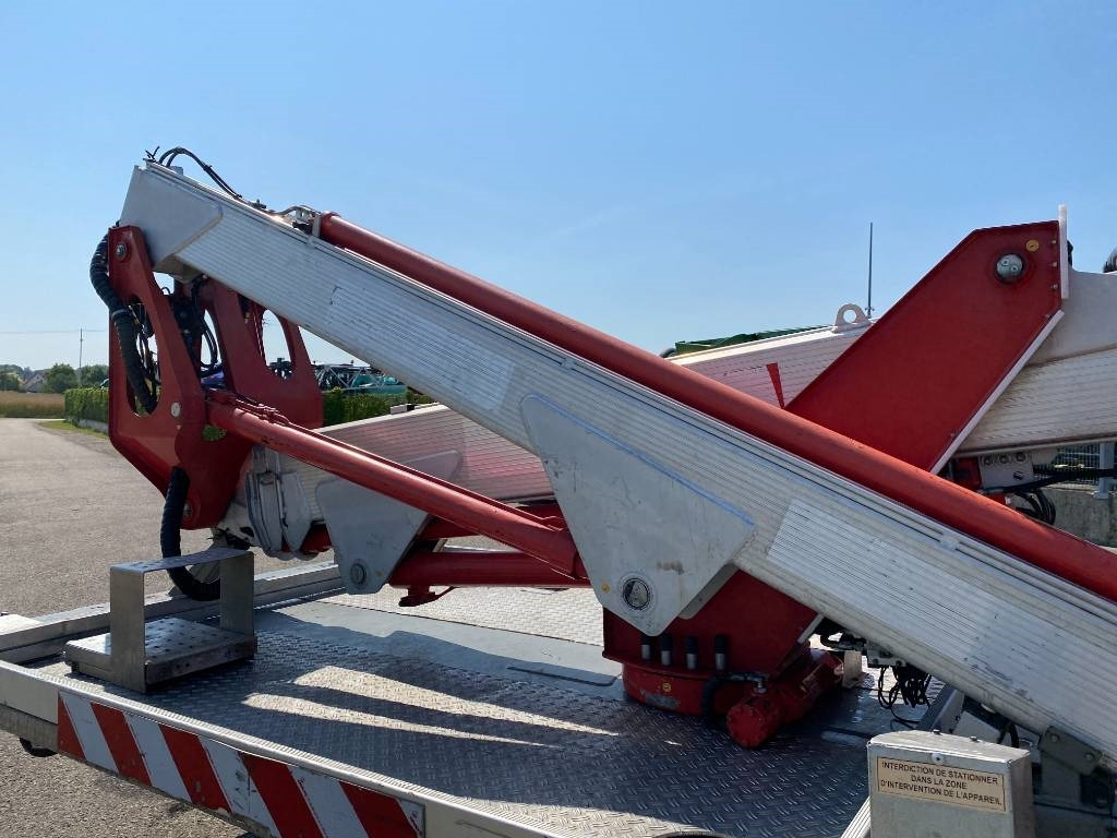 Caminhão com plataforma aérea Multitel Nacelle Multitel MX 200 A réviser: foto 18 Caminhão com plataforma aérea Multitel Nacelle Multitel MX 200 A réviser: foto 18