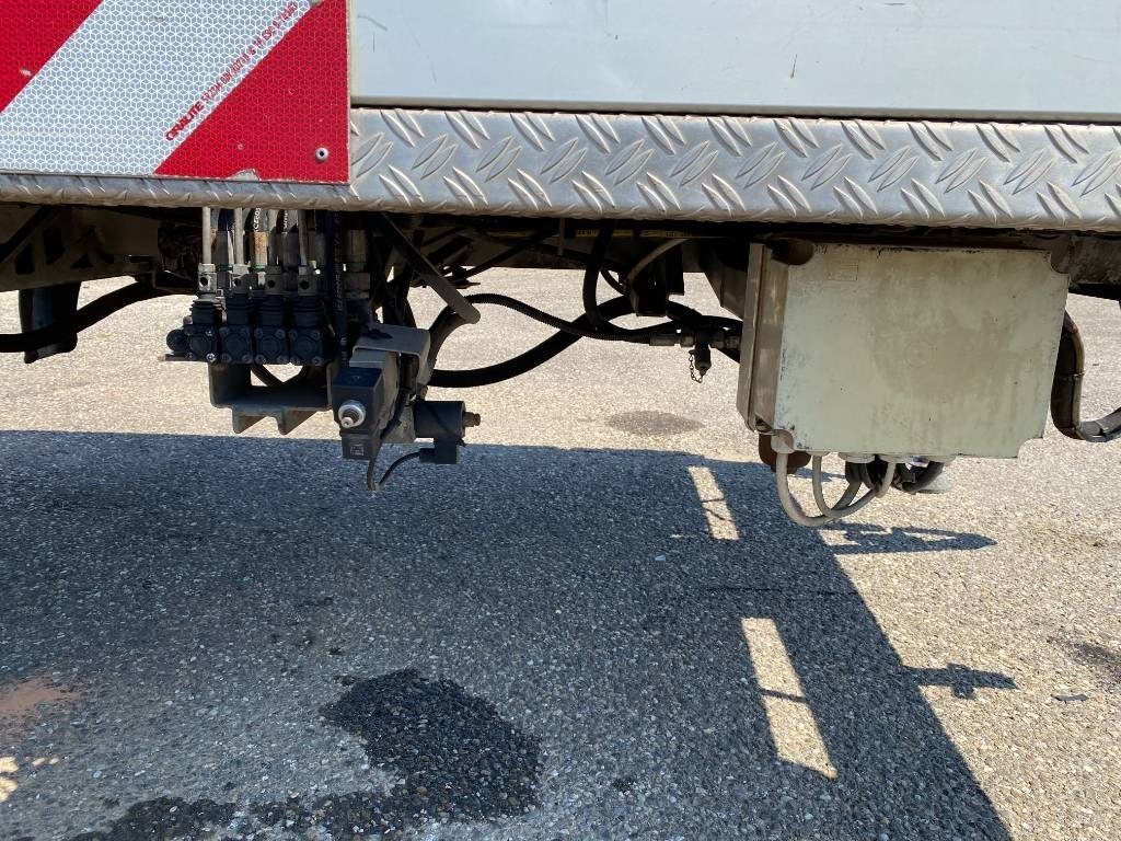 Caminhão com plataforma aérea Multitel Nacelle Multitel MX 200 A réviser: foto 45 Caminhão com plataforma aérea Multitel Nacelle Multitel MX 200 A réviser: foto 45