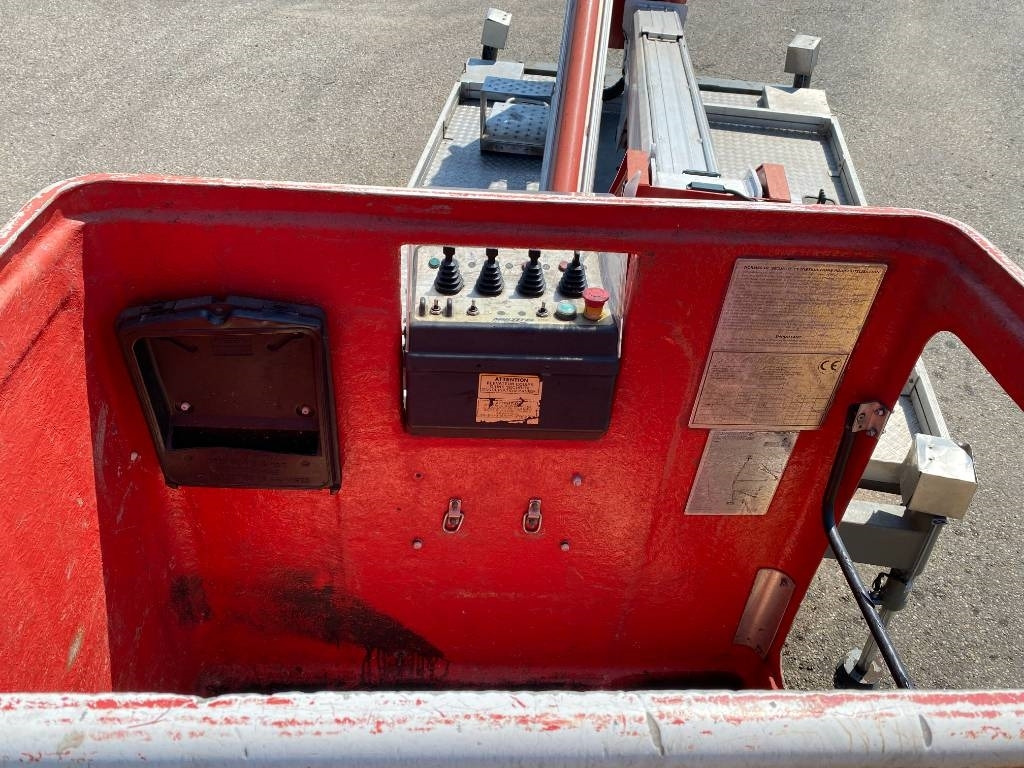 Caminhão com plataforma aérea Multitel Nacelle Multitel MX 200 A réviser: foto 36 Caminhão com plataforma aérea Multitel Nacelle Multitel MX 200 A réviser: foto 36