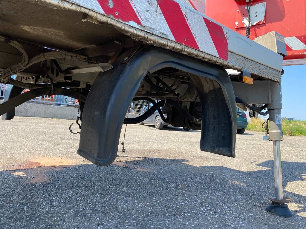 Caminhão com plataforma aérea Multitel Nacelle Multitel MX 200 A réviser: foto 17 Caminhão com plataforma aérea Multitel Nacelle Multitel MX 200 A réviser: foto 17