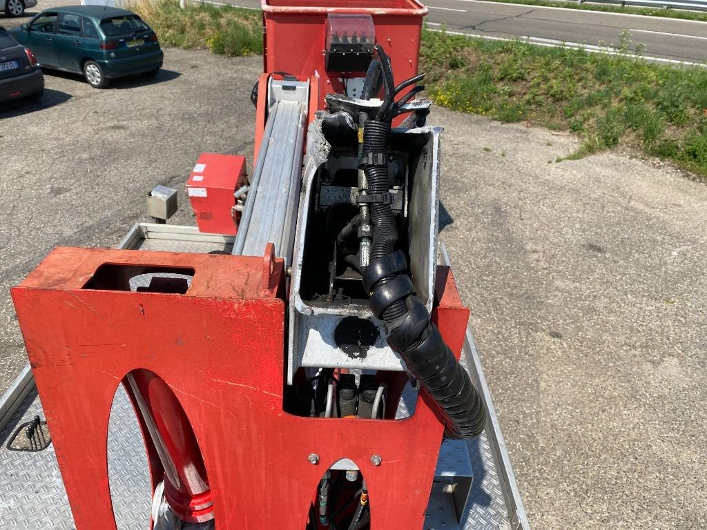 Caminhão com plataforma aérea Multitel Nacelle Multitel MX 200 A réviser: foto 9 Caminhão com plataforma aérea Multitel Nacelle Multitel MX 200 A réviser: foto 9