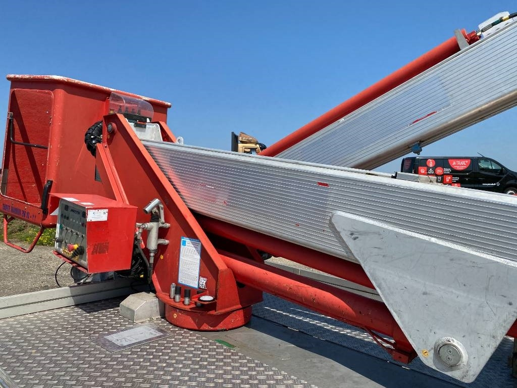 Caminhão com plataforma aérea Multitel Nacelle Multitel MX 200 A réviser: foto 29 Caminhão com plataforma aérea Multitel Nacelle Multitel MX 200 A réviser: foto 29