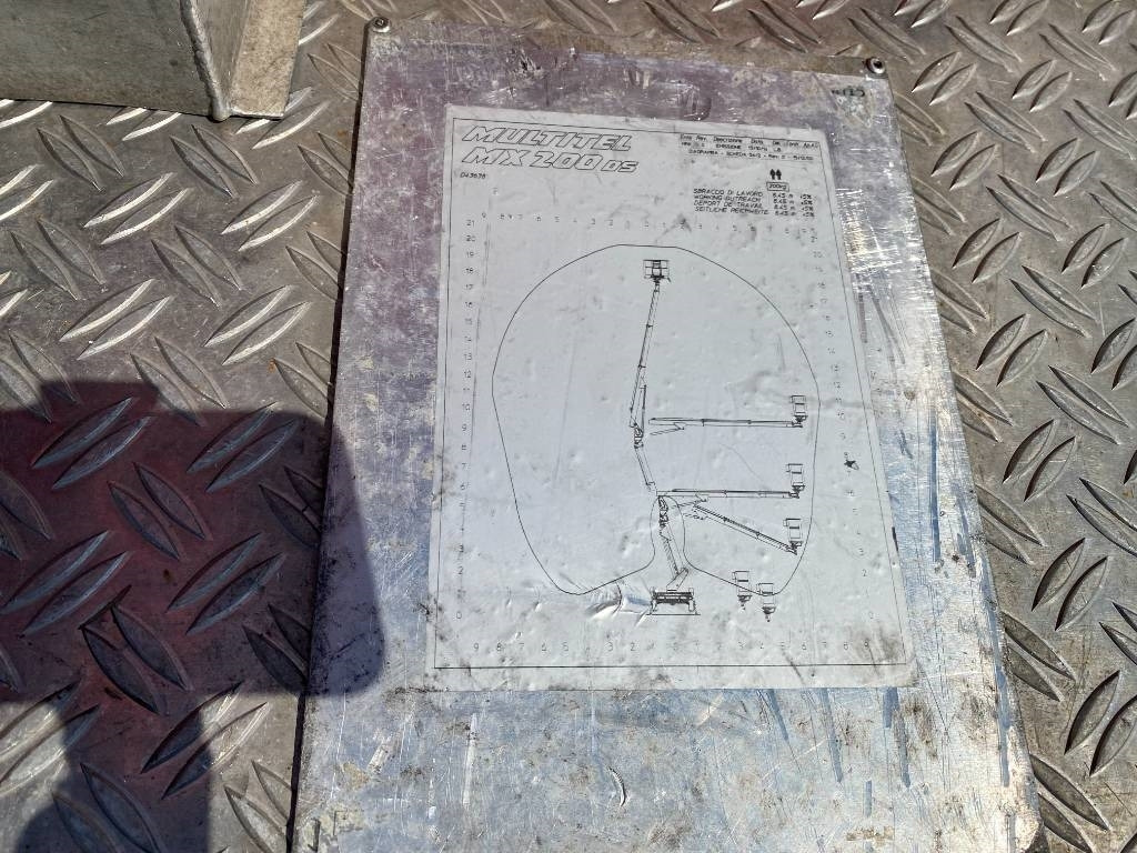 Caminhão com plataforma aérea Multitel Nacelle Multitel MX 200 A réviser: foto 8 Caminhão com plataforma aérea Multitel Nacelle Multitel MX 200 A réviser: foto 8