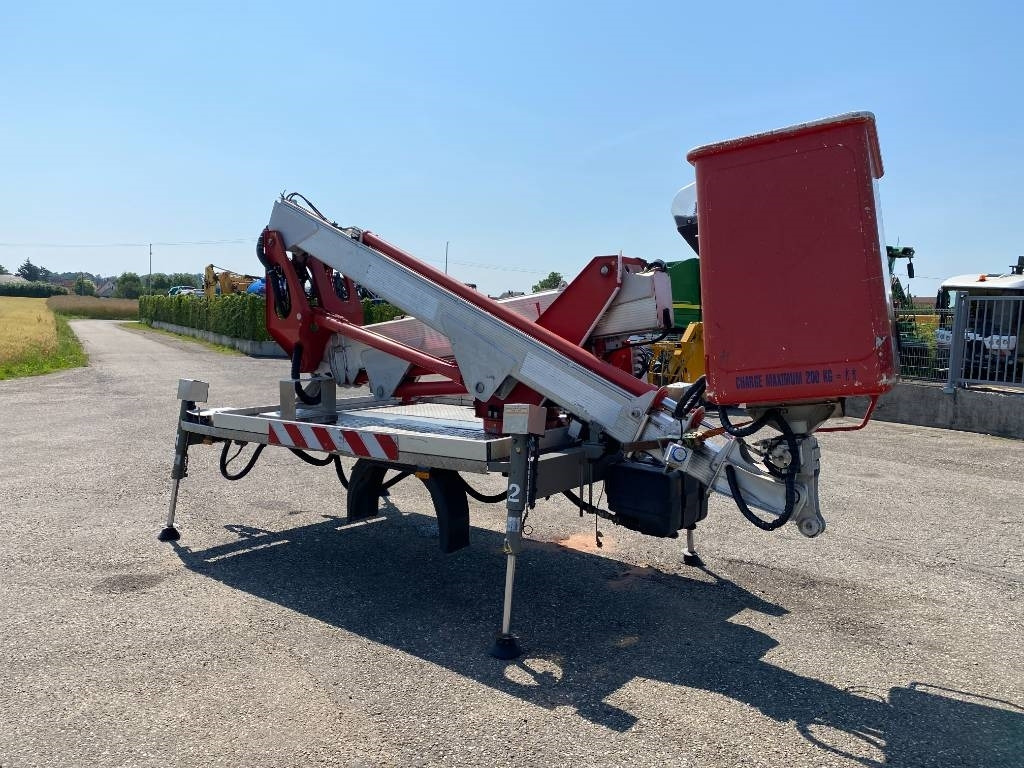 Caminhão com plataforma aérea Multitel Nacelle Multitel MX 200 A réviser: foto 6 Caminhão com plataforma aérea Multitel Nacelle Multitel MX 200 A réviser: foto 6