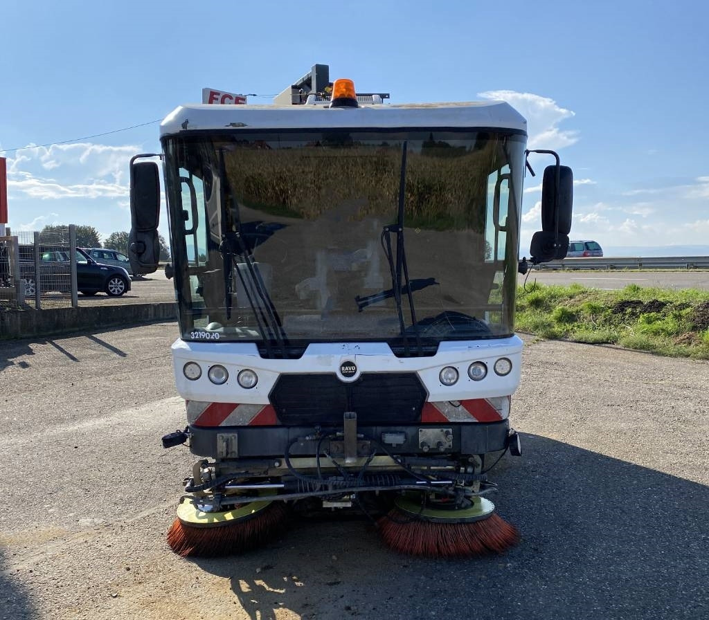 Ravo CR 540 Euro6 Certificat CE / Origine Française - Varredora urbana: foto 2 Ravo CR 540 Euro6 Certificat CE / Origine Française - Varredora urbana: foto 2