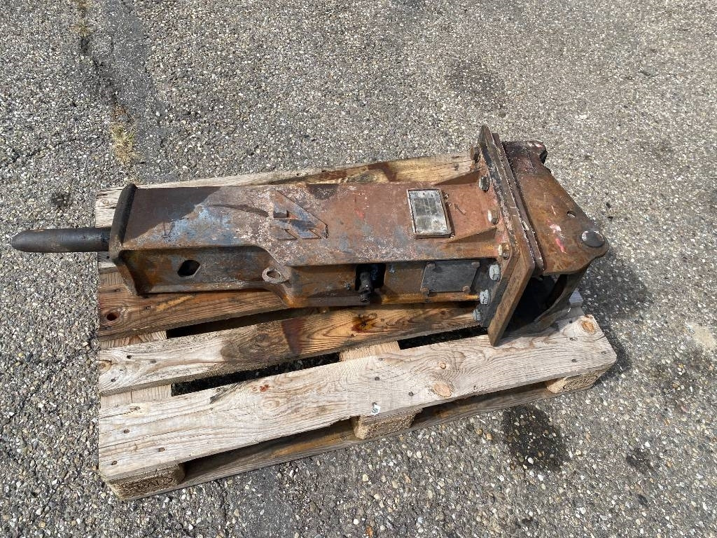 Takeuchi TB 250 + Brise roche et Godets endommagée  - Mini escavadeira: foto 4 Takeuchi TB 250 + Brise roche et Godets endommagée  - Mini escavadeira: foto 4