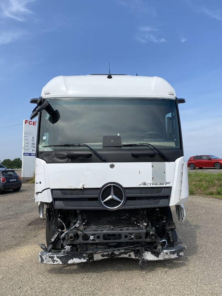 Mercedes-Benz 1845 Space Cab Suspension Pneumatique endommagé  - Tractor: foto 2 Mercedes-Benz 1845 Space Cab Suspension Pneumatique endommagé  - Tractor: foto 2