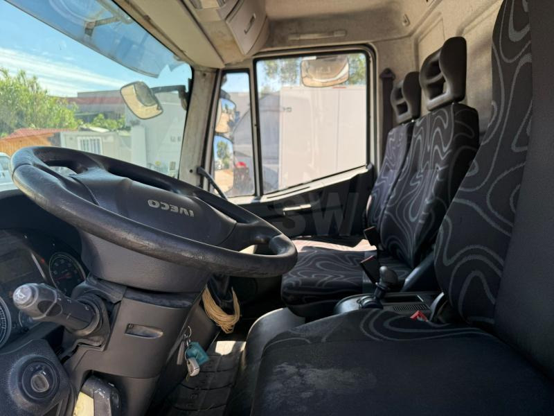 Iveco 120E22 CAISSE FRIGO HAYON - Camião frigorífico: foto 4 Iveco 120E22 CAISSE FRIGO HAYON - Camião frigorífico: foto 4