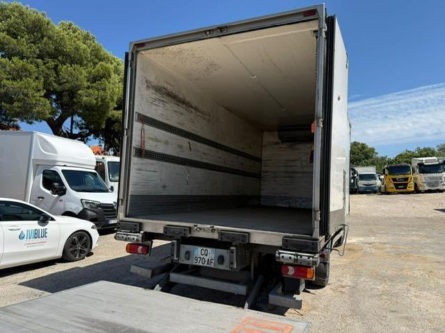 Iveco 120E22 CAISSE FRIGO HAYON - Camião frigorífico: foto 2 Iveco 120E22 CAISSE FRIGO HAYON - Camião frigorífico: foto 2