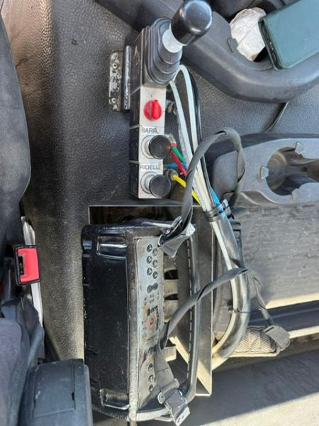 Camião basculante Mercedes Arocs 3243 KN: foto 6