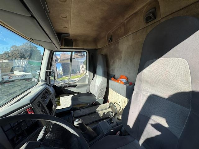 Camião furgão Renault MIDLUM 220 DCI CAISSE HAYON: foto 13 Camião furgão Renault MIDLUM 220 DCI CAISSE HAYON: foto 13