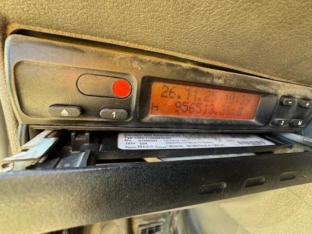 Camião furgão Renault MIDLUM 220 DCI CAISSE HAYON: foto 12 Camião furgão Renault MIDLUM 220 DCI CAISSE HAYON: foto 12