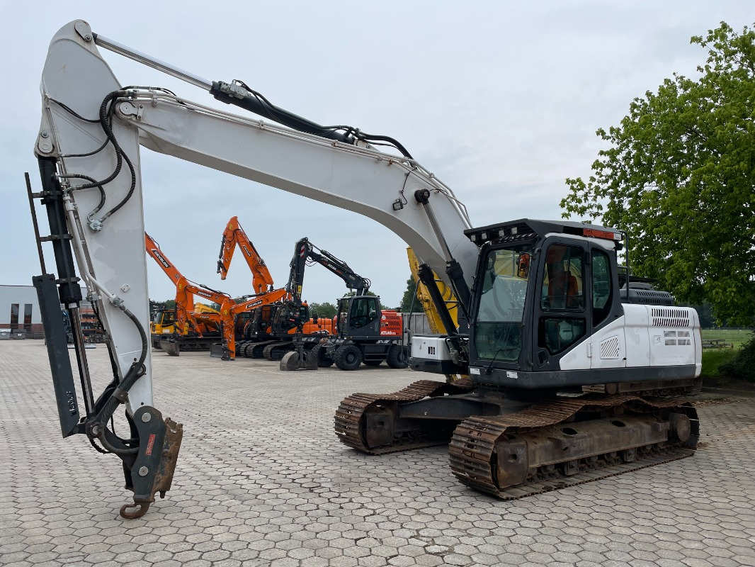 Doosan DX225LC-5 - Escavadora de rastos: foto 1 Doosan DX225LC-5 - Escavadora de rastos: foto 1