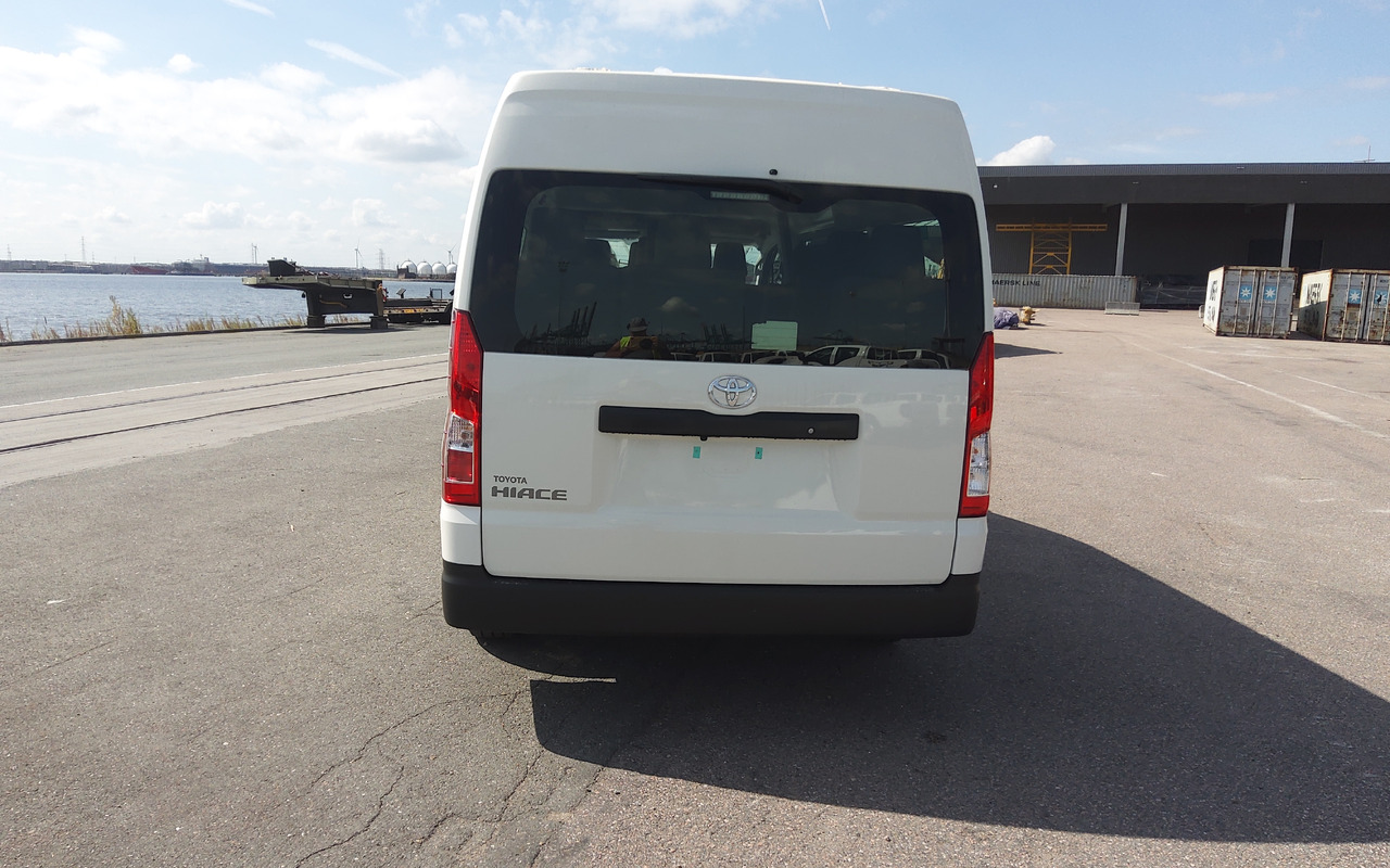 Toyota Hiace HIGH ROOF / TOIT HAUT 3.5L Petrol Manual - Minibus, Furgão de passageiros: foto 4 Toyota Hiace HIGH ROOF / TOIT HAUT 3.5L Petrol Manual - Minibus, Furgão de passageiros: foto 4