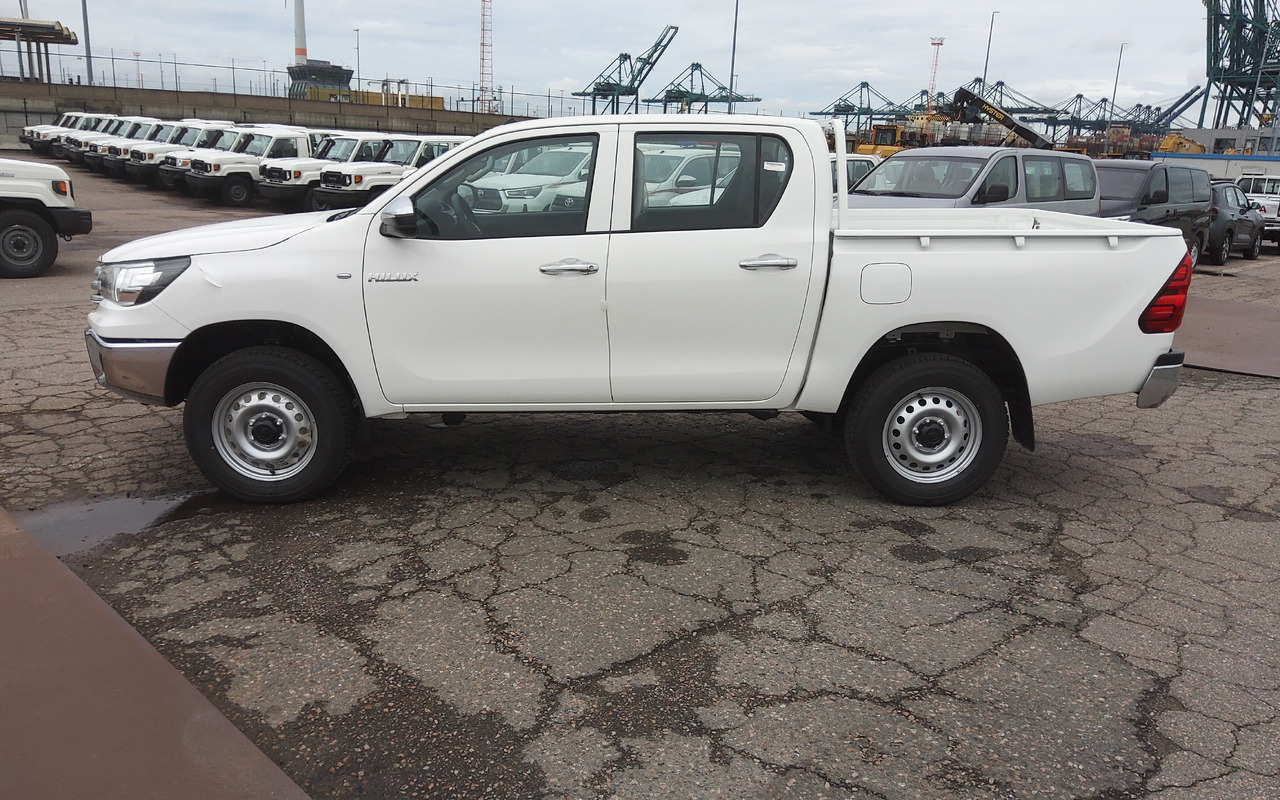 Toyota Hilux / Revo Pick-up double cabin pack security 2.4L Turbo Diesel Manual - Automóvel: foto 3 Toyota Hilux / Revo Pick-up double cabin pack security 2.4L Turbo Diesel Manual - Automóvel: foto 3