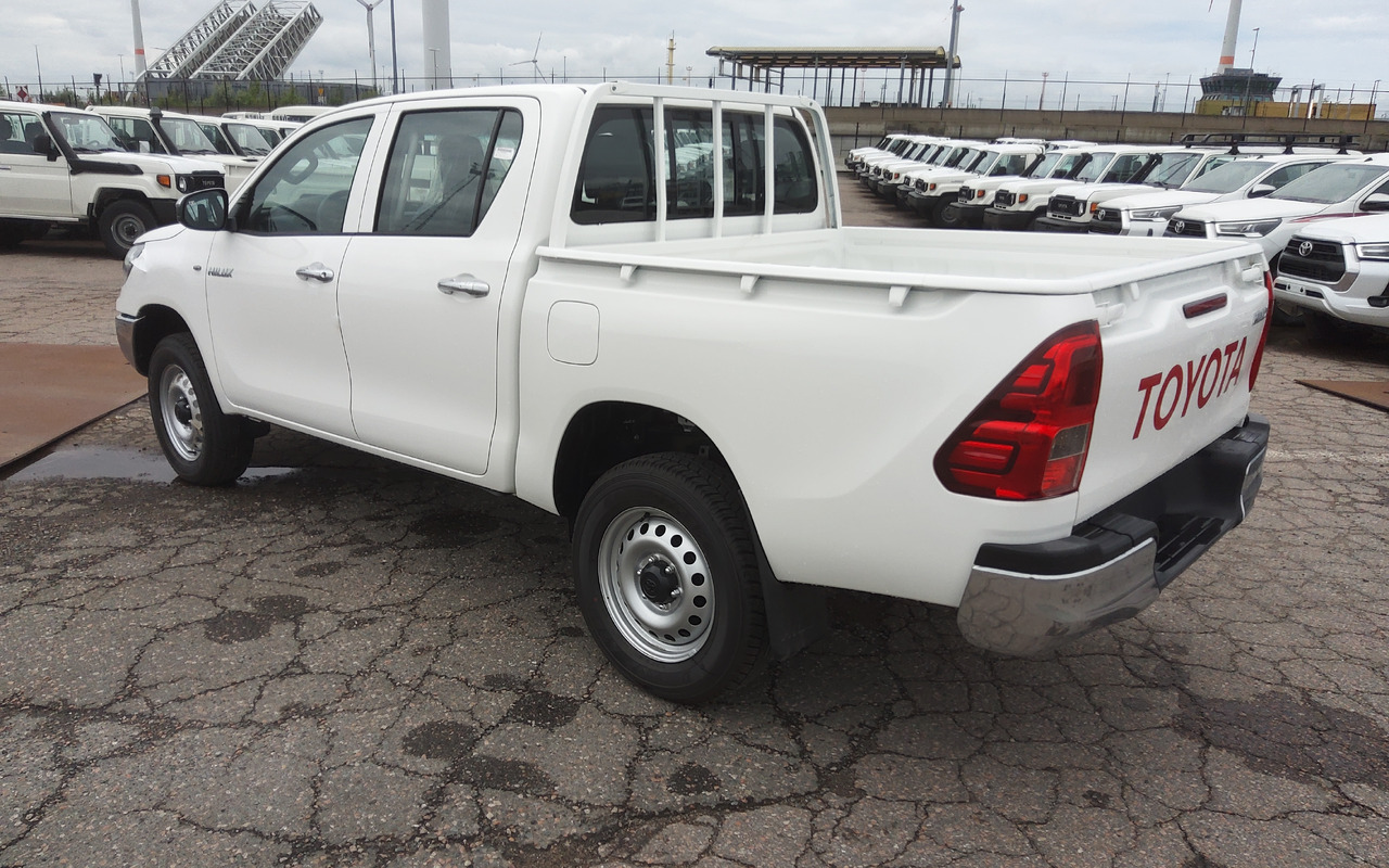 Toyota Hilux / Revo Pick-up double cabin pack security 2.4L Turbo Diesel Manual - Automóvel: foto 4 Toyota Hilux / Revo Pick-up double cabin pack security 2.4L Turbo Diesel Manual - Automóvel: foto 4