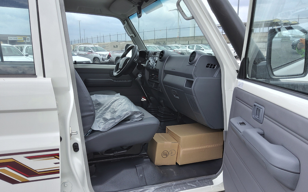 Pick-up novo Toyota Toyota Land cruiser 79 grj double cabin 4.0L Petrol Manual 5 SEATS/PLACES: foto 12