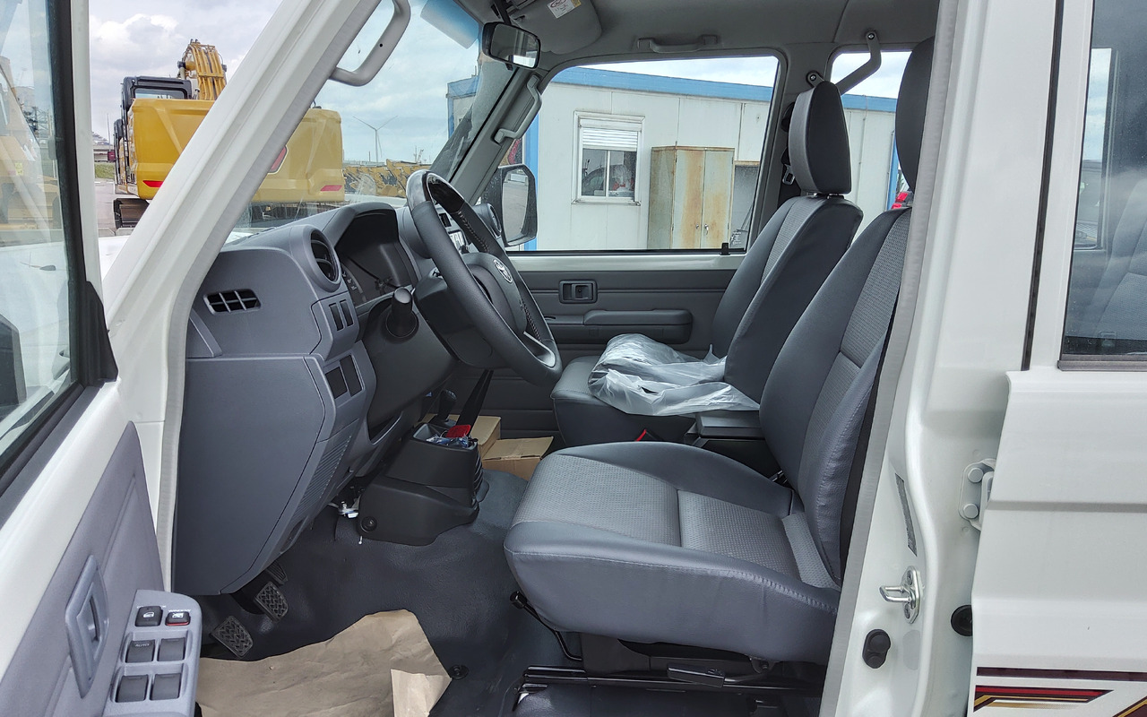 Pick-up novo Toyota Toyota Land cruiser 79 grj double cabin 4.0L Petrol Manual 5 SEATS/PLACES: foto 9