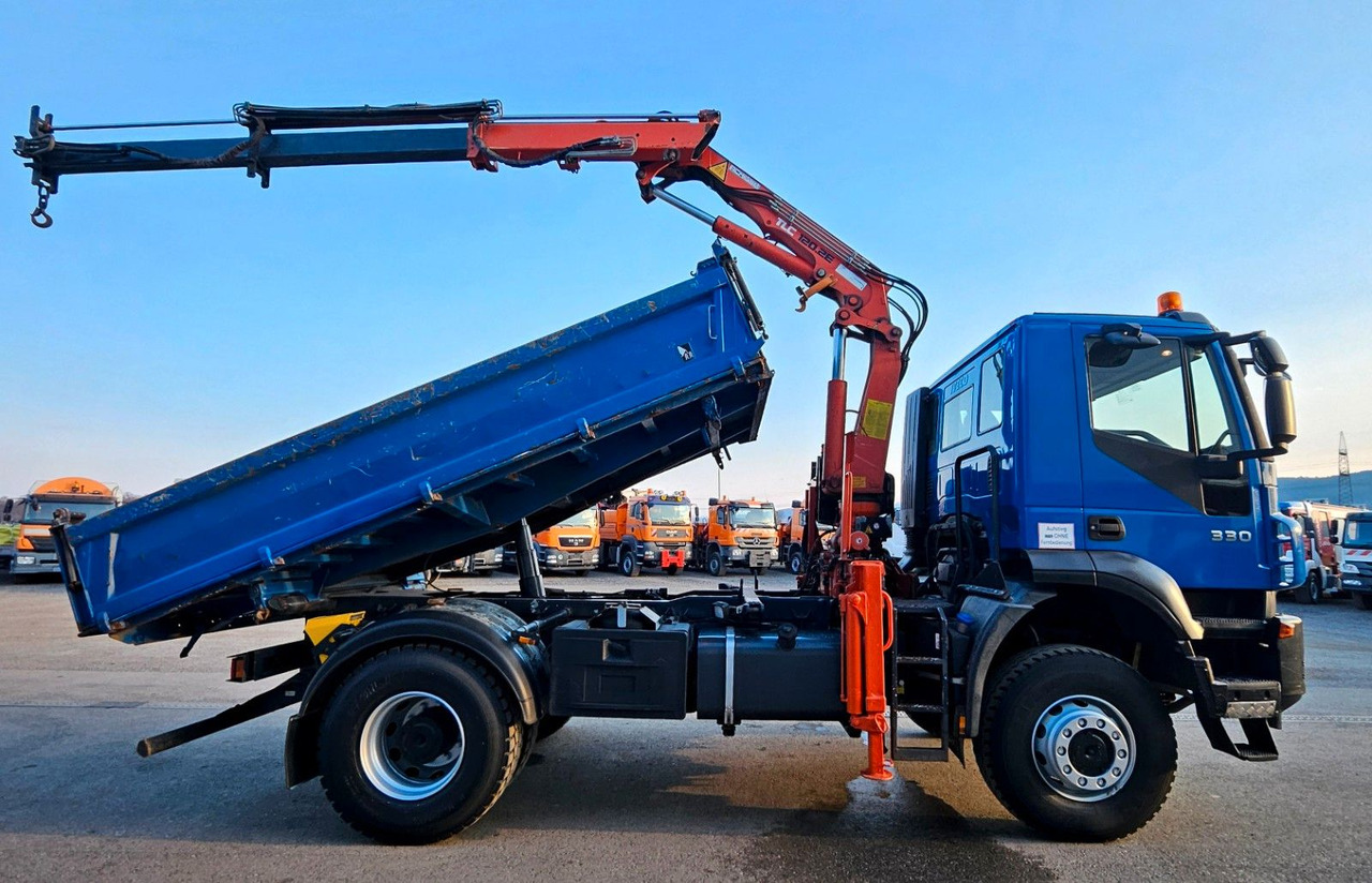 Iveco Trakker 190T33 4x4 Euro5 Kran Atlas 120.2E Funk - Camião basculante, Camião grua: foto 2 Iveco Trakker 190T33 4x4 Euro5 Kran Atlas 120.2E Funk - Camião basculante, Camião grua: foto 2