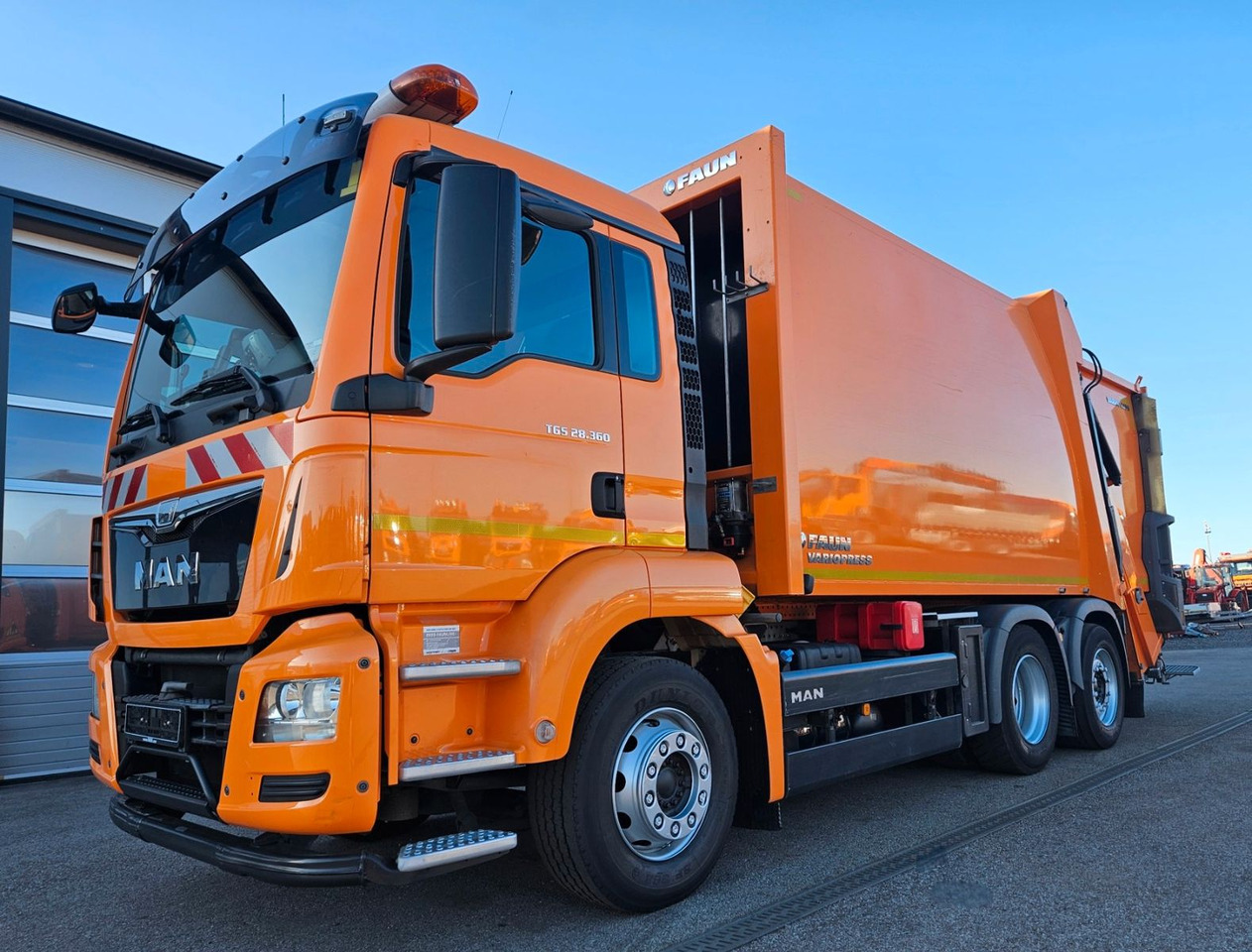 MAN TGS 28.360 Euro6 FAUN VARIOPRESS II Zoeller - Caminhão de lixo: foto 1 MAN TGS 28.360 Euro6 FAUN VARIOPRESS II Zoeller - Caminhão de lixo: foto 1