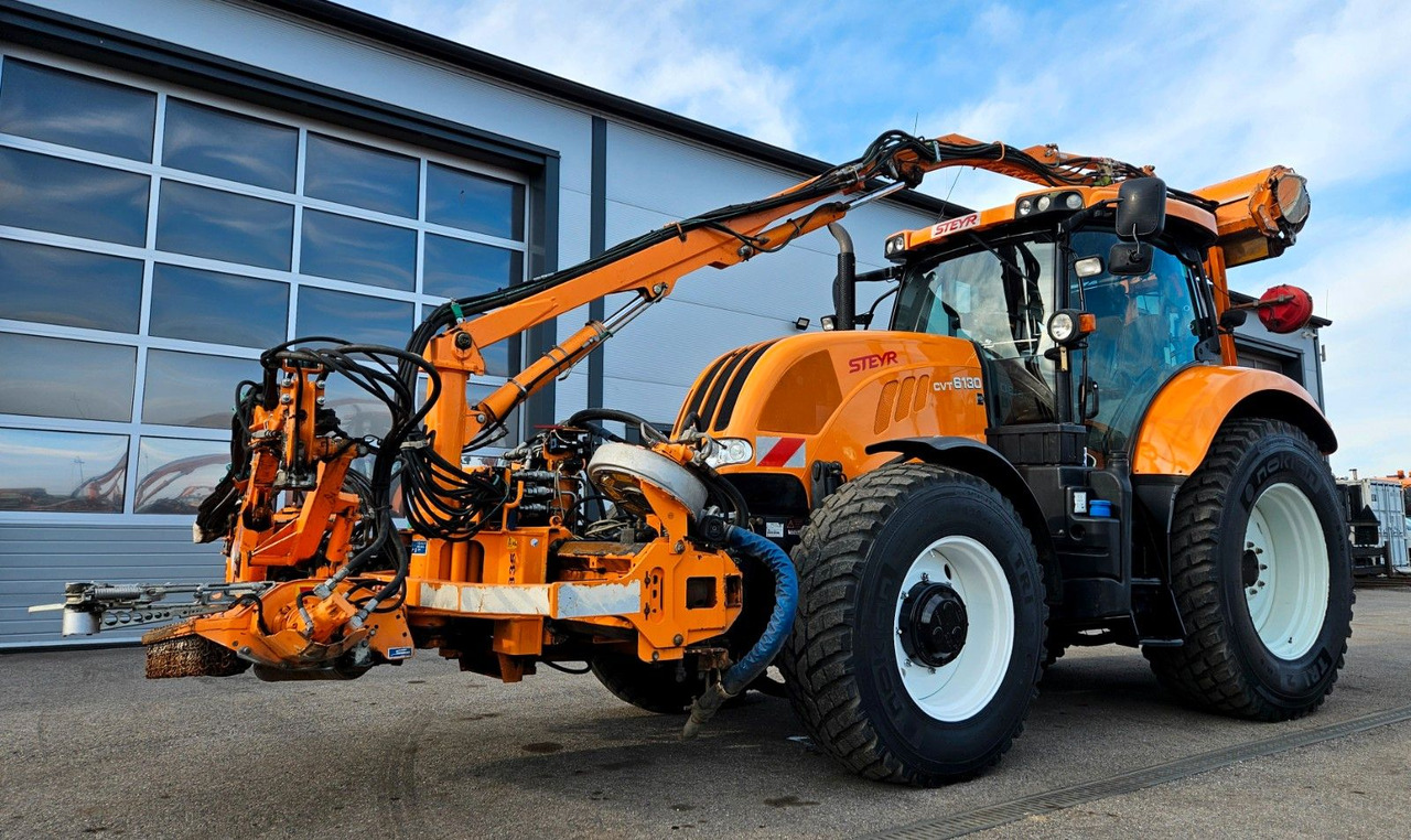 Steyr CVT 6130 Mulag MKM700 Mähkombination Kommunal - Trator municipal: foto 1 Steyr CVT 6130 Mulag MKM700 Mähkombination Kommunal - Trator municipal: foto 1