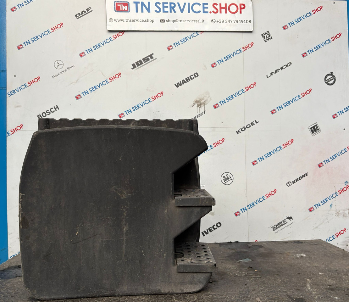 Serbatoio Adblue Iveco - Tanque para AdBlue por Camião: foto 1 Serbatoio Adblue Iveco - Tanque para AdBlue por Camião: foto 1
