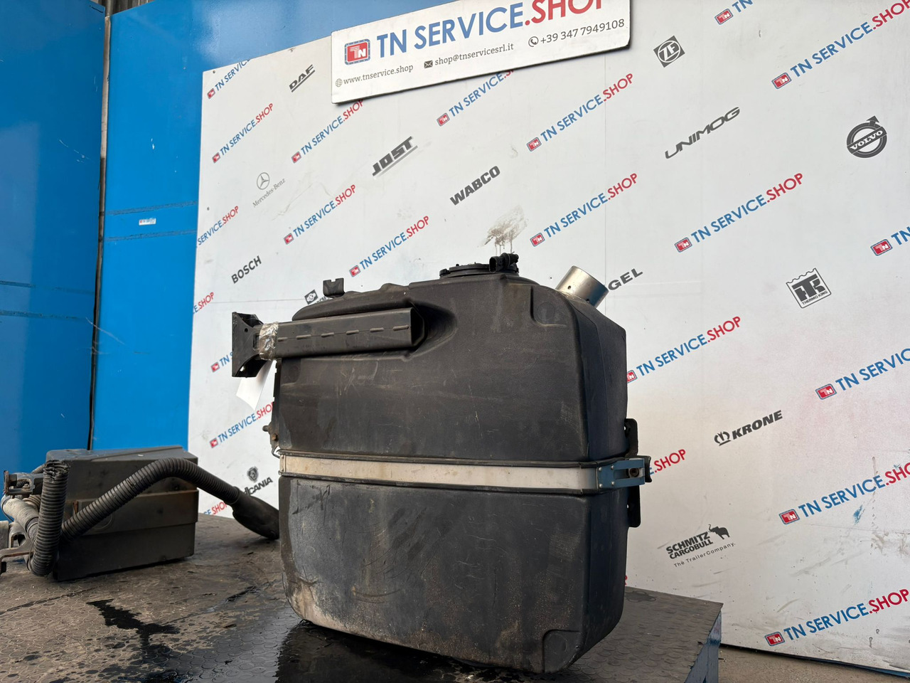 Serbatoio Adblue Iveco - Tanque para AdBlue por Veículo comercial: foto 2 Serbatoio Adblue Iveco - Tanque para AdBlue por Veículo comercial: foto 2