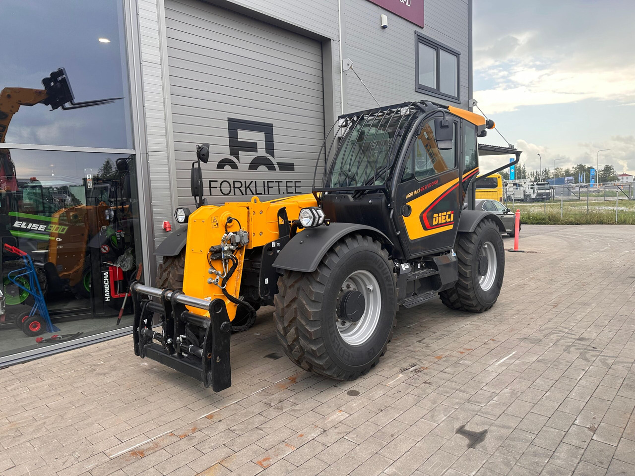 Dieci Agri Max 65.8 VS EVO2 - Empilhador telescópico: foto 1 Dieci Agri Max 65.8 VS EVO2 - Empilhador telescópico: foto 1