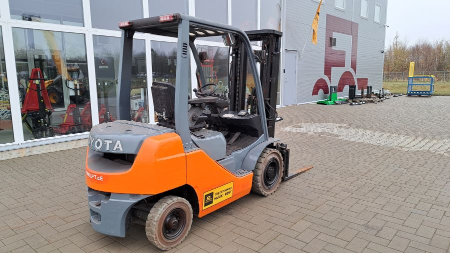 Toyota 02-8FDF20 - Empilhadeira a diesel: foto 4 Toyota 02-8FDF20 - Empilhadeira a diesel: foto 4
