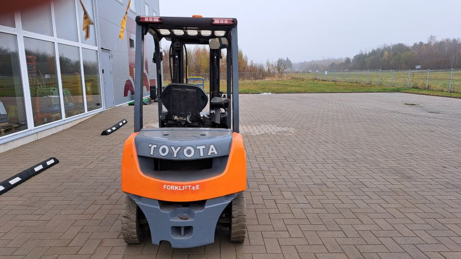 Toyota 02-8FDF20 - Empilhadeira a diesel: foto 3 Toyota 02-8FDF20 - Empilhadeira a diesel: foto 3