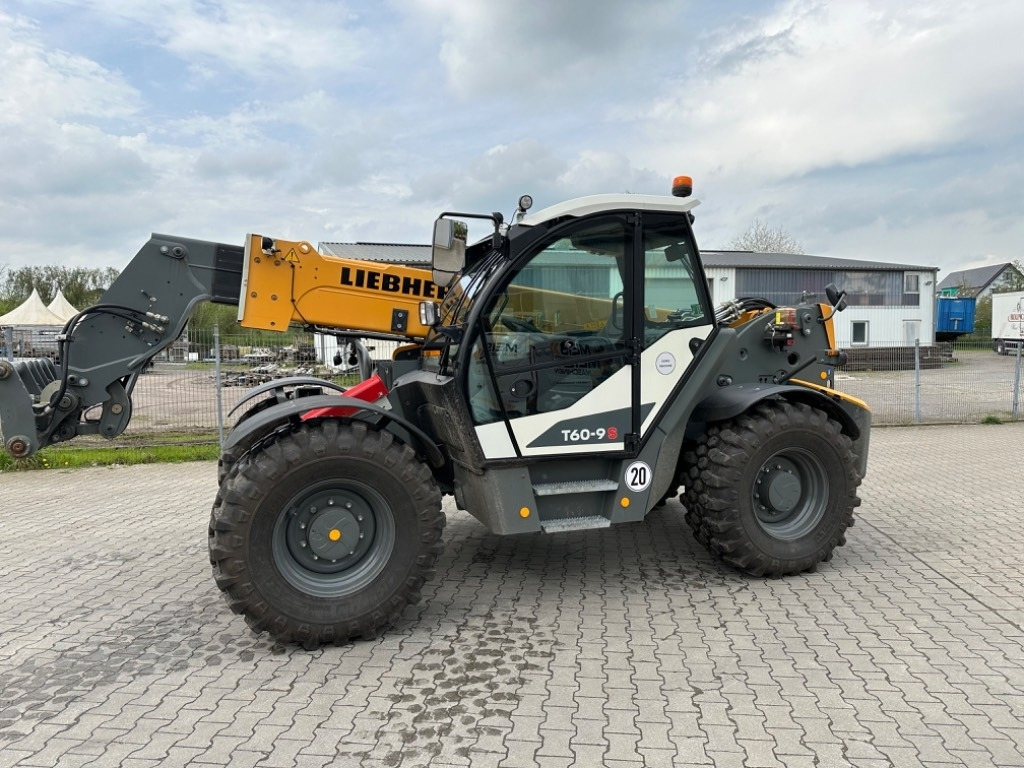 Claas. Liebherr 960. 9.60 - Empilhador telescópico: foto 1 Claas. Liebherr 960. 9.60 - Empilhador telescópico: foto 1