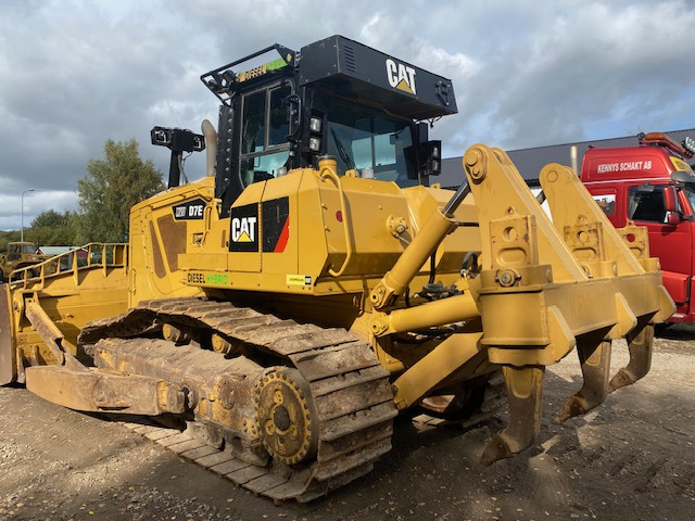 CATERPILLAR D7E - Buldôzer: foto 2 CATERPILLAR D7E - Buldôzer: foto 2