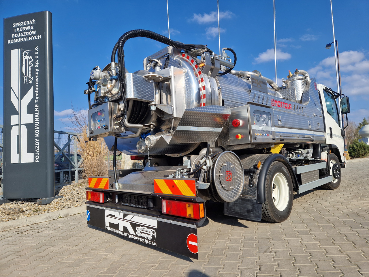 ISUZU - Caminhão limpa fossa: foto 2 ISUZU - Caminhão limpa fossa: foto 2