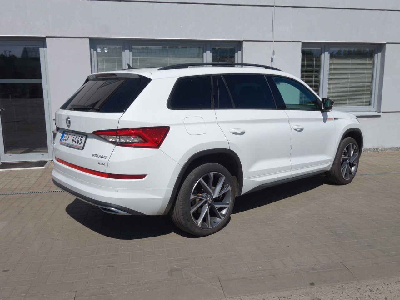 Skoda Kodiaq 2,0TDI 140kW, 4x4, SportLine, Pano, Webas - SUV: foto 5 Skoda Kodiaq 2,0TDI 140kW, 4x4, SportLine, Pano, Webas - SUV: foto 5