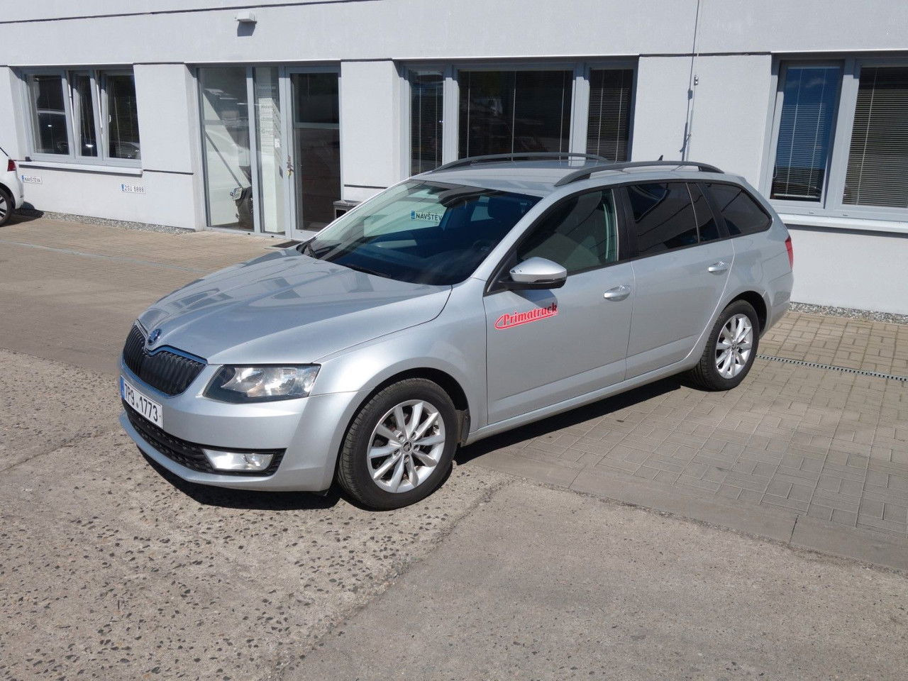 Škoda Octavia Combi Ambition 1,6 TDI, DSG, Navi, Clima - Carrinha: foto 2 Škoda Octavia Combi Ambition 1,6 TDI, DSG, Navi, Clima - Carrinha: foto 2