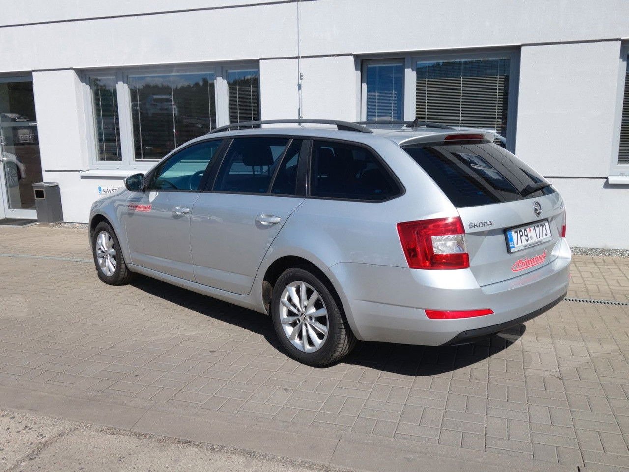 Škoda Octavia Combi Ambition 1,6 TDI, DSG, Navi, Clima - Carrinha: foto 4 Škoda Octavia Combi Ambition 1,6 TDI, DSG, Navi, Clima - Carrinha: foto 4